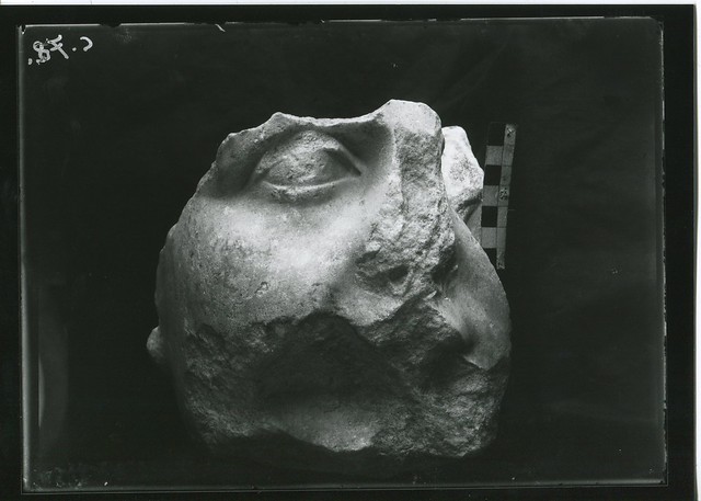 Fragment of statue, Constantinople, c. 1927? David Talbot-Rice Archive, courtesy of the Barber Institute of Fine Arts, made available digitally by the Birmingham East Mediterranean Archive, image no. 19343776542.