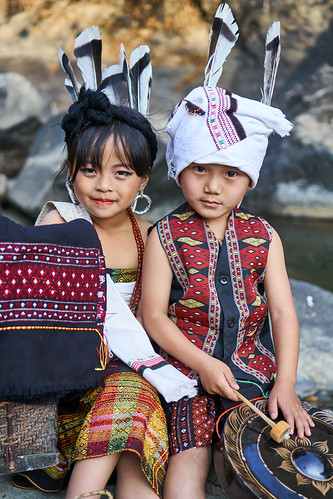india manipur incredibleindia kuki sony a6300 sel35f18 portrait kids traditional asia river northeast friends pretty children