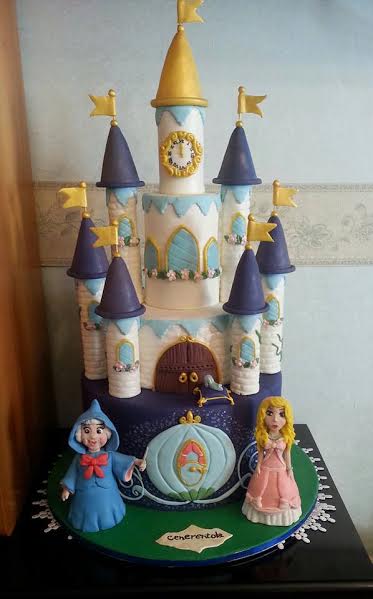 Castle Cake by Valentina Minnì