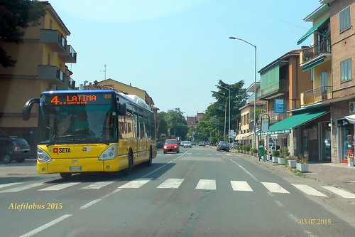 autobus Citelis n° 178 nel quartiere Sant'Agnese - linea 4