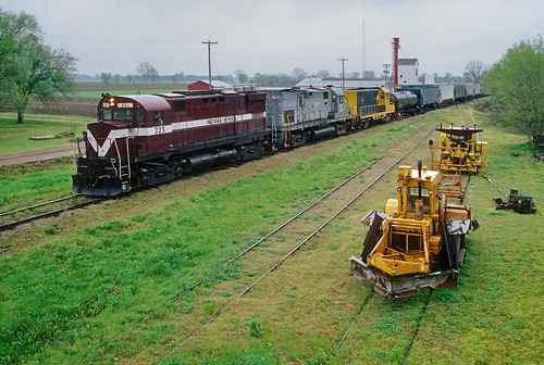 green grass indiana rainy locomotive griffin springtime freighttrain in alco shortline ihrc c425 indianahirail