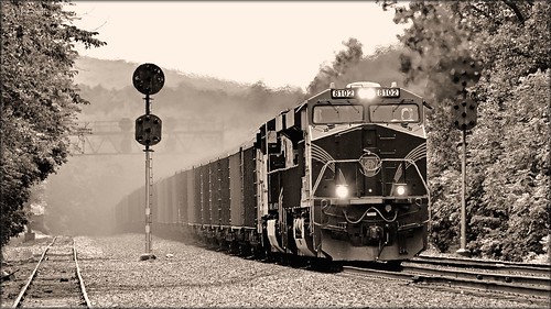 railroad heritage sepia train pittsburgh pennsylvania ns norfolk railway southern pa coal ge signal torrance prr gevo es44ac