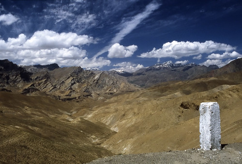 sky mountains clouds wow geotagged cool 1987 slide scan himalaya ladakh namikala geo:lat=3437588145602257 geo:lon=764647862800372