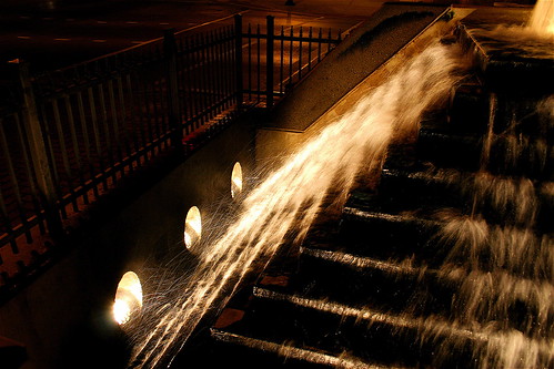 summer water fountain night geotagged lexingtonky downtownlexington trianglepark cotcmostinteresting mainandhighintersection acrossfromrupparena geo:lat=38048522 geo:lon=84500796