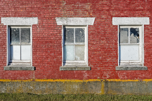building window industrial on1pics period style buildingmaterial bricks architecture rustic red carrington wellington newzealand nz summer symmetry shape abstract