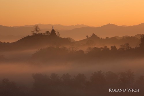 morning mist sunrise pagoda asia state burma smoke south hill east hills u layer layers myanmar southeast birma pagodas hügel birmanie rakhine mrauku birmania mrauk birmaa