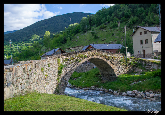 Fotografías del puente románico de Espot