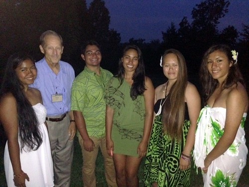 Dave Cleaves, US Forest Service Climate Change Advisor (retired), with KUPU/Hawaii Youth Conservation Corps students