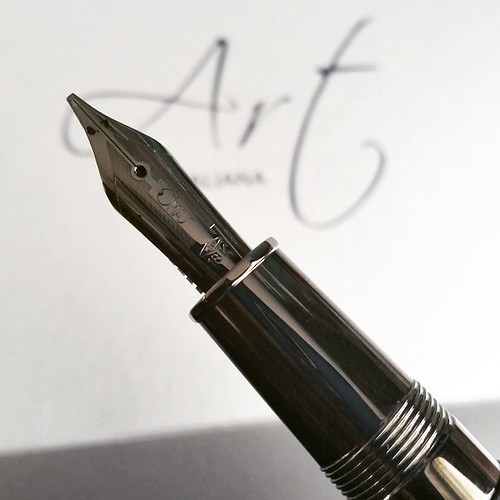 This pen is definitely a piece of art! #omas #arteitaliana #fountainpen #fountainpenporn #funtainpen #fpgeeks #stubnibsunday