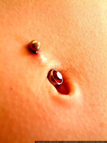 navel piercing   macro closeup   dscf6384