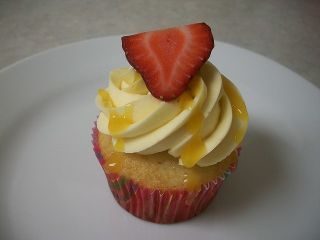 mango strawberry cupcakes 16