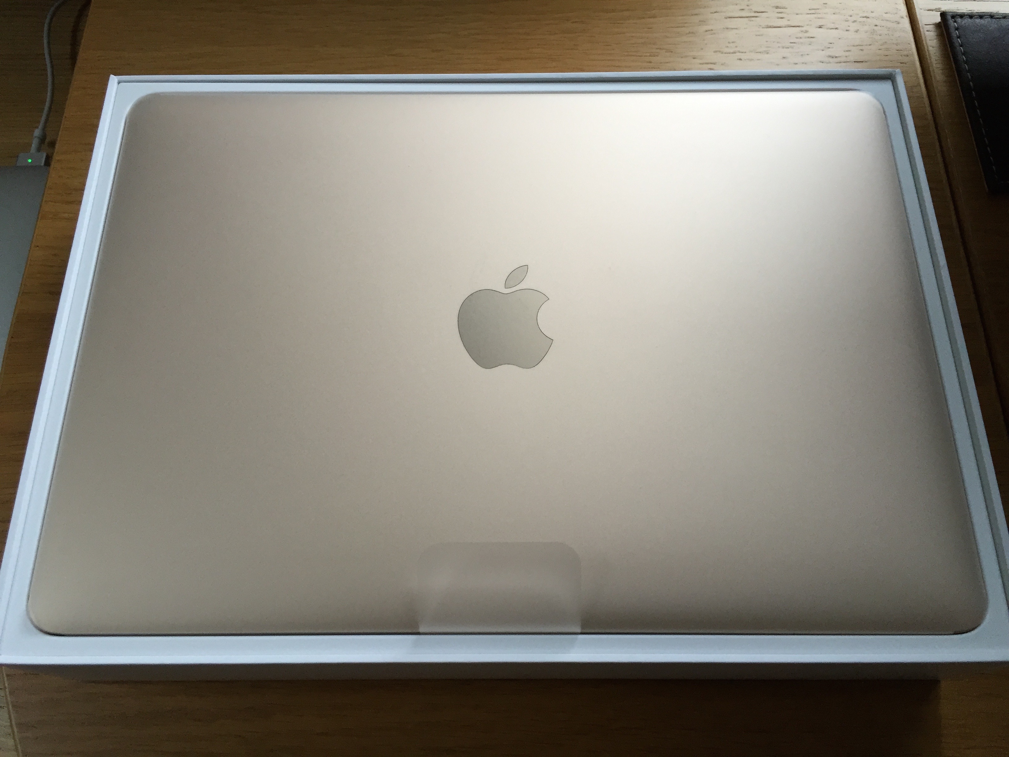 Macbook 12 retina 2015 gold max cấu hình new 100%