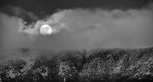 winter cloud moon mountain snow cold canon tasmania hobart mtwellington moonset 70300mml