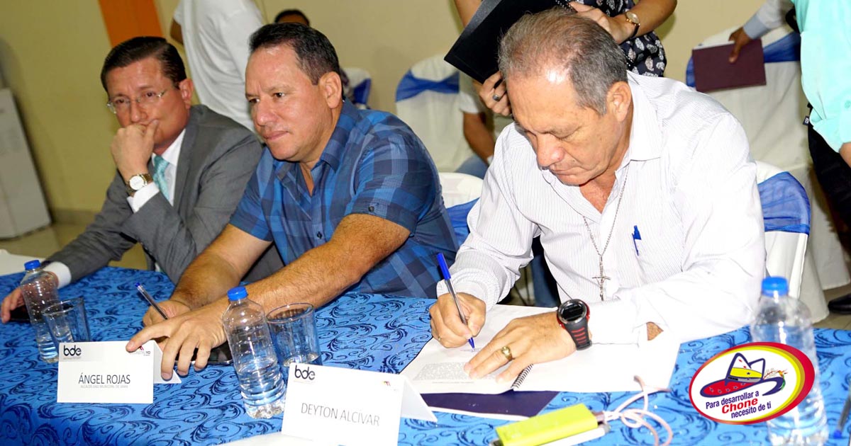 Alcalde firmó el convenio con el Banco de Desarrollo del Ecuador