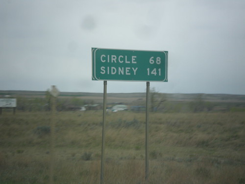 sign montana garfieldcounty biggreensign distancemarker mt200