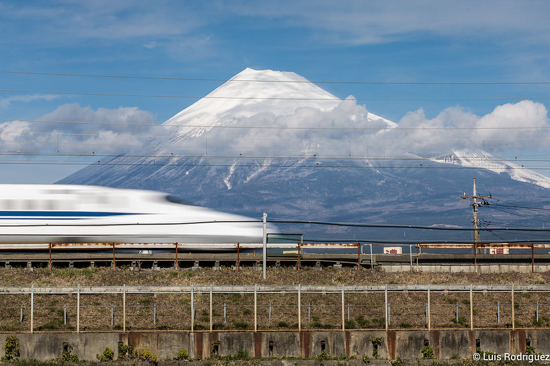Monte Fuji y shinkansen a toda velocidad