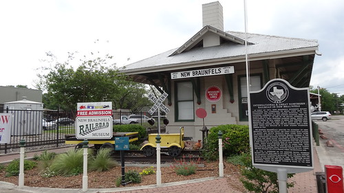 chfstew texas txcomalcounty historicmarker railroaddepot