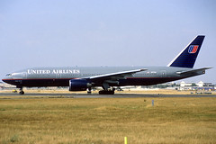 United Airlines B777-222 N777UA LHR 12/08/1995