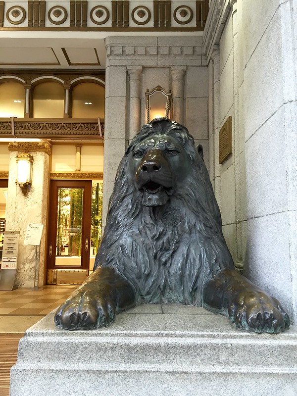 Mitsukoshi Lions inspired by the Trafalgar Square Lions