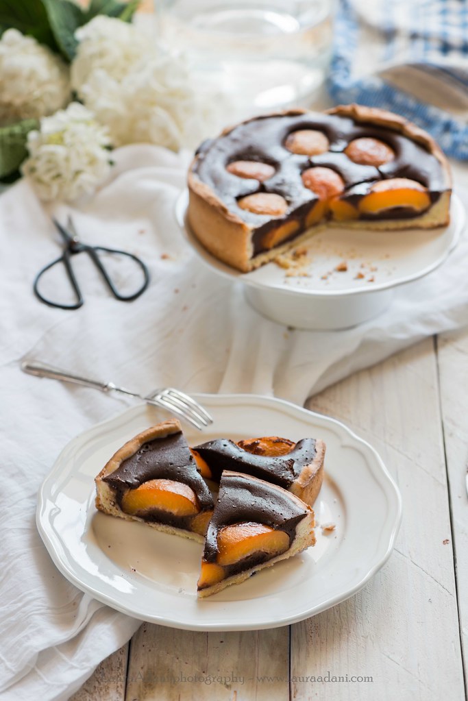 Apricot and chcolate tarte