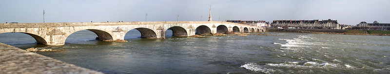 Blois bridge