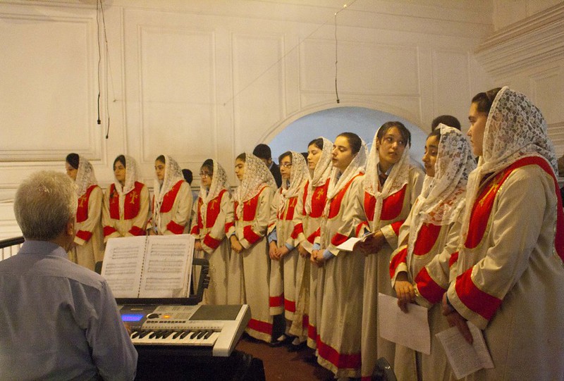 Singing Cristmas songs - Armenian Chirstmas 2015 - The Church of Holy Nazareth, Kolkata, India