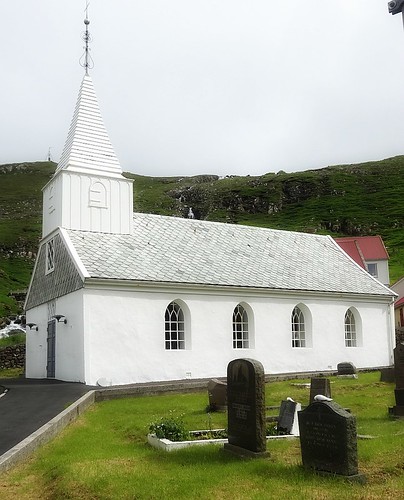 church cemetery tombs faroeislands kirkja føroyar fámjin