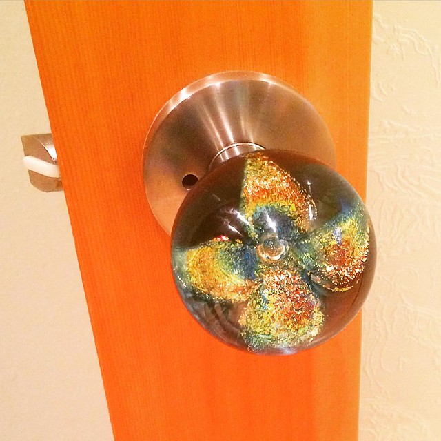 Cool glass doorknob 🌸
