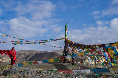 china cn tibet lhasa tibetanplateau tibetautonomousregion yamdroklake xizangzizhiqu gelukpaorder gongkarchödemonastery rikazediqu kampalapass4900m kharolapass5020m nyethangdrolmalhakhangtemple qüxücounty