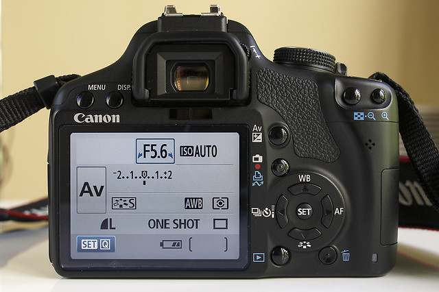 [ANNULEE] Canon 500D+Obj. Canon EF-S IS 18 - 55 mm f/3.5-5.6 19104629934_22a0a1277b_z