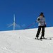 Zvláštní dojem vyvolává lyžování na sjezdovkách osázených větrnými elektrárnami
