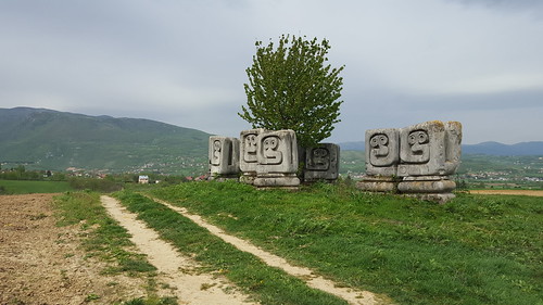 novitravnik bogdanovic spomenik monument abandoned serbia ruins destroyed partisan nob