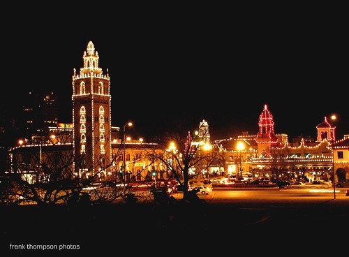 christmas street lights kansascity missouri countryclubplaza plazalights