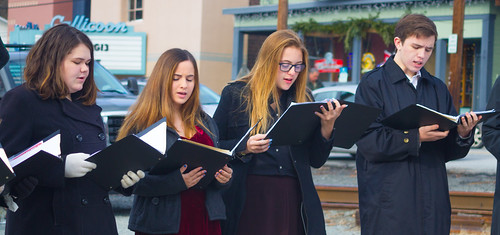 carolers people candid music singers streetphotography streetcandid streetfair dickensonthedelaware canon2880mmusmlens