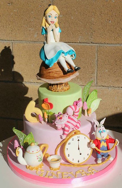 Alice in Wonderland Cake by Elena Serena Michelizzi - Cake Designer