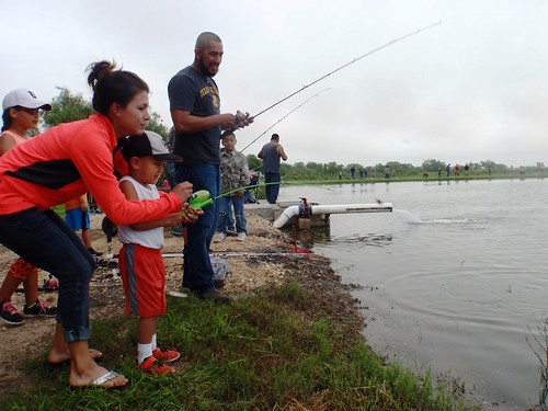 kids youth fishing texas catfish derby usfws hatchery uvalde vamosapescar