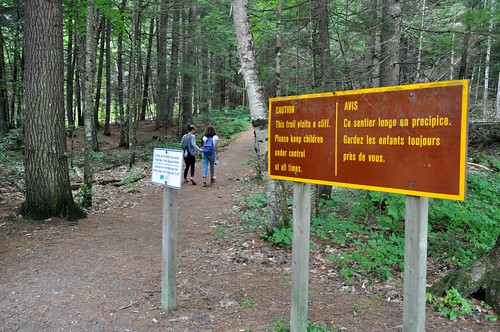 Warning signs at Barron Canyon Trail
