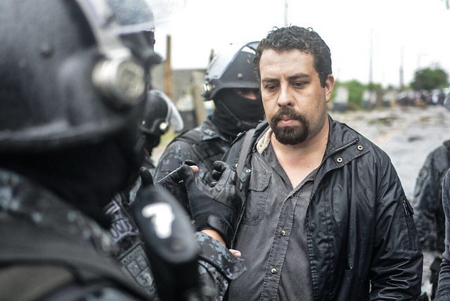 Guilherme Boulos, do MTST, sendo preso durante reintegração de posse em São Mateus, zona leste paulistana - Créditos: Divulgação