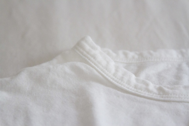 growing a minimalist wardrobe: basic t-shirts | reading my tea leaves