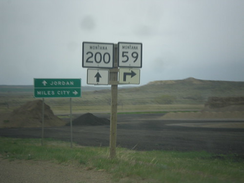 sign montana intersection shield garfieldcounty biggreensign mt200 mt59