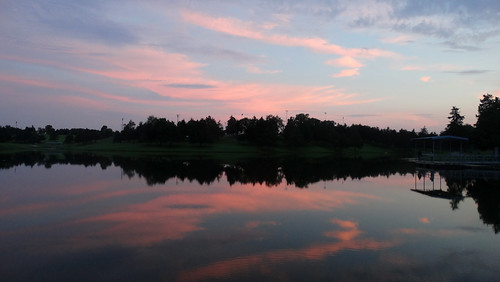 sunset lake clouds cloudy lakes sunsets partlycloudy cloudiness lakesunset colorfulsunset cloudylake missourisunset
