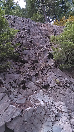 oregon rocks geology basalt hwy58