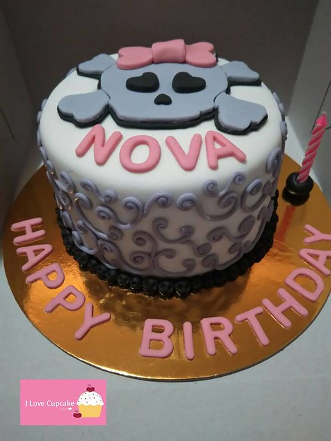 Cake by Xylee Tan-Santiago of ILoveCupcake By Xy