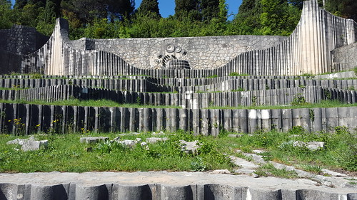 mostar spomenik monument bosnia bogdonavic abandoned