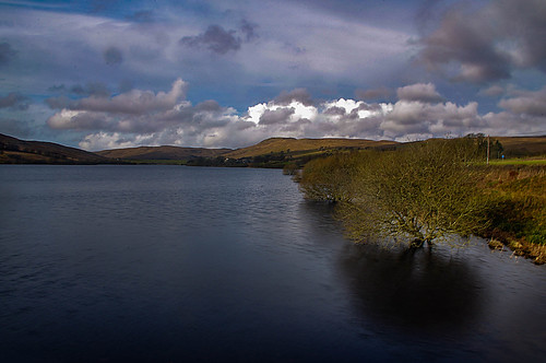 camphill reservoir dam water scotland northayrshire ayrshire ayrshirenorth trees sky clouds hills