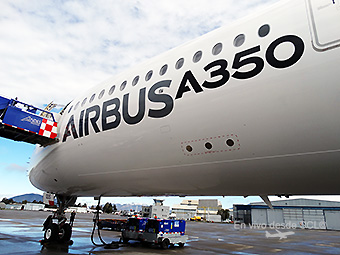 A350-900 MSN5 SCL front (RD)