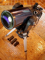 Mondo-Zoom Lens