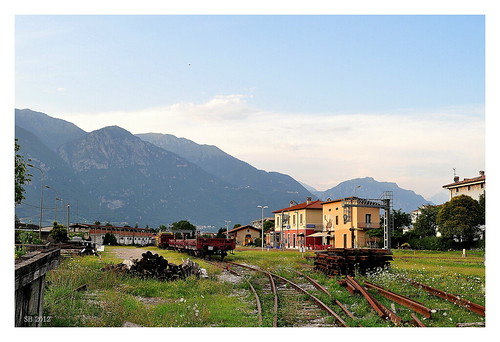 italy panorama station landscapes italian nikon italia trains stazione paesaggi lombardia 2012 treni d90 valcamonica pisogne