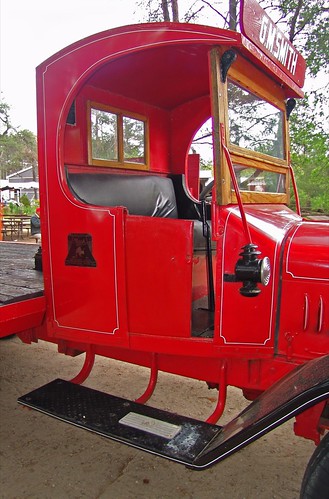 red ontario canada vintage mack midhurst antiquetruck simcoecountymuseum wheelsmotion hcea
