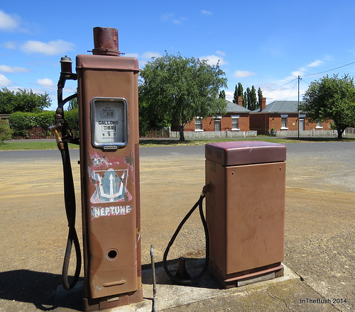 bowser pump tasmania neptune fuel bothwell